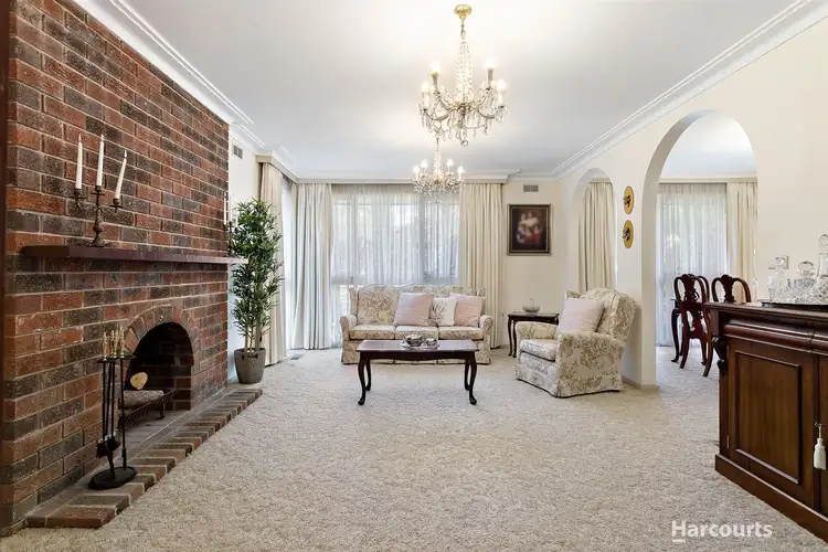 27 Canova Drive, Glen Waverley VIC 3150