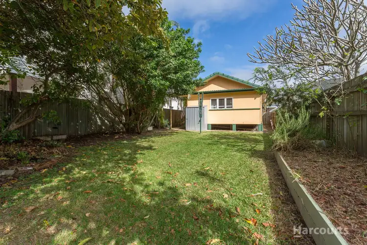 10 Donald Street, Woody Point QLD 4019