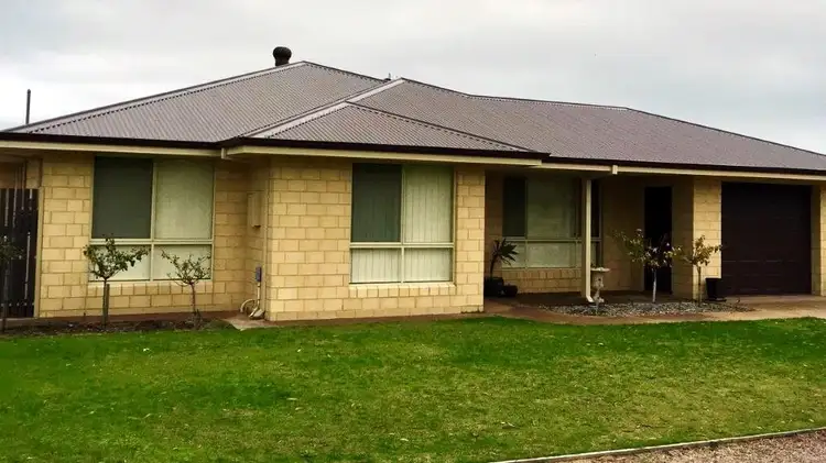 8 Cannes Parade, Castletown WA 6450