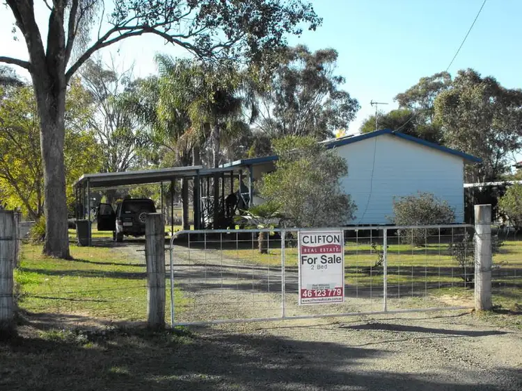 22 Donald Street, Leyburn QLD 4365