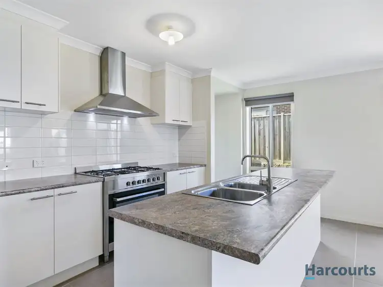 Fourth view of Homely house listing, 8 Sunridge Avenue, Warragul VIC 3820