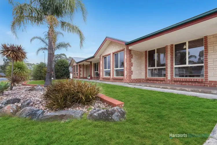 2 Reg Smith Cres, Williamstown SA 5351