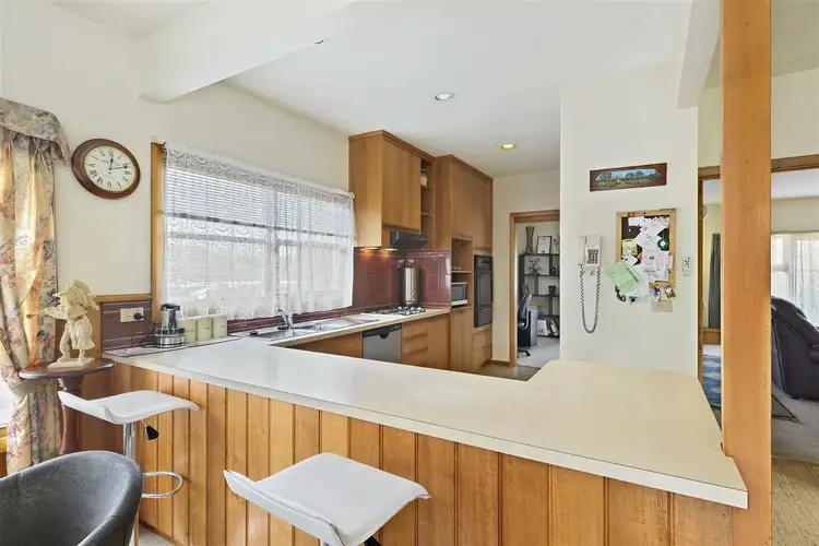 Sixth view of Homely house listing, 2 Heather Avenue, Mount Clear VIC 3350