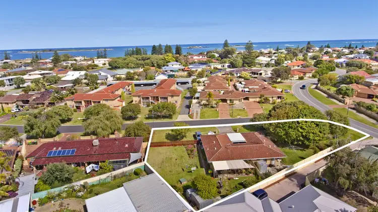 2 Carlisle Street, Shoalwater WA 6169