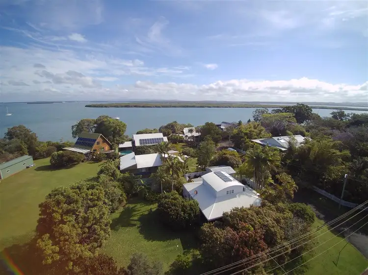2 Emily Cres, Macleay Island QLD 4184