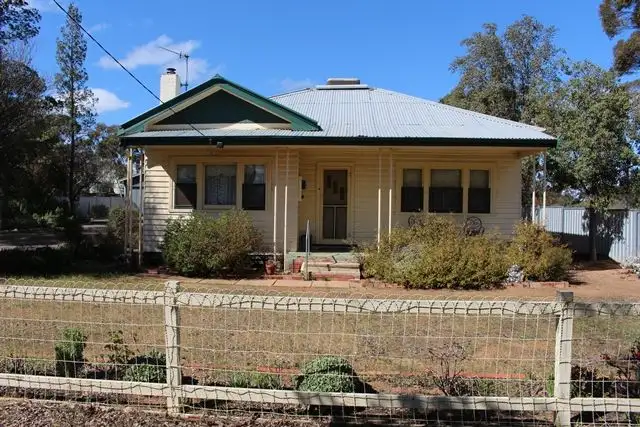 37 Cregan Street, Walpeup VIC 3507