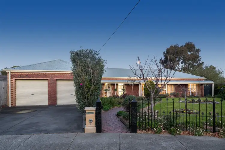 2 Tanunda Grove, Belmont VIC 3216