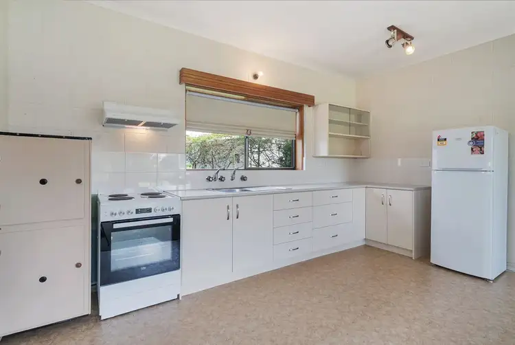 Fifth view of Homely house listing, 10 Island View Crescent, Encounter Bay SA 5211