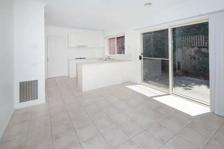 Fifth view of Homely unit listing, 3a Elana Court, Langwarrin VIC 3910