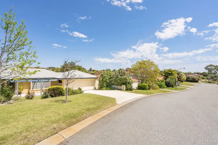 4 Bovell Gardens, Leeming WA 6149