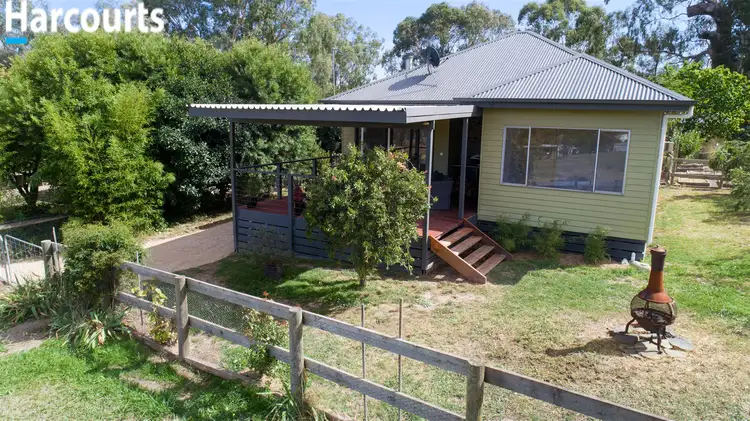 7 Warringa road, Bonnie Doon VIC 3720