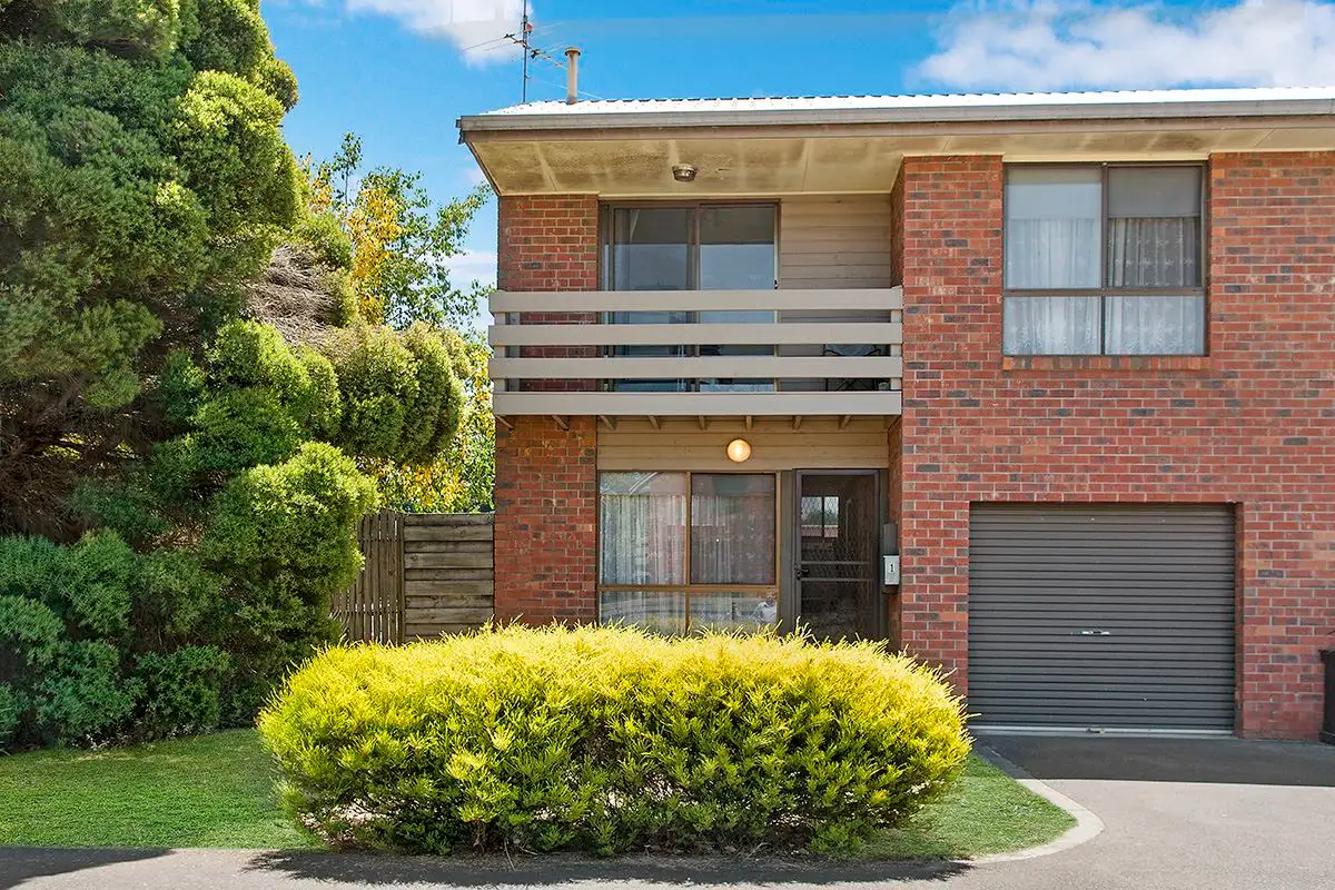 Main view of Homely unit listing, 1/1 Alexandra Parade, Hamilton VIC 3300