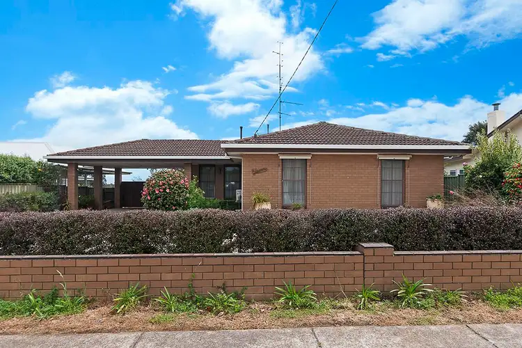 11 Leopold Avenue, Hamilton VIC 3300