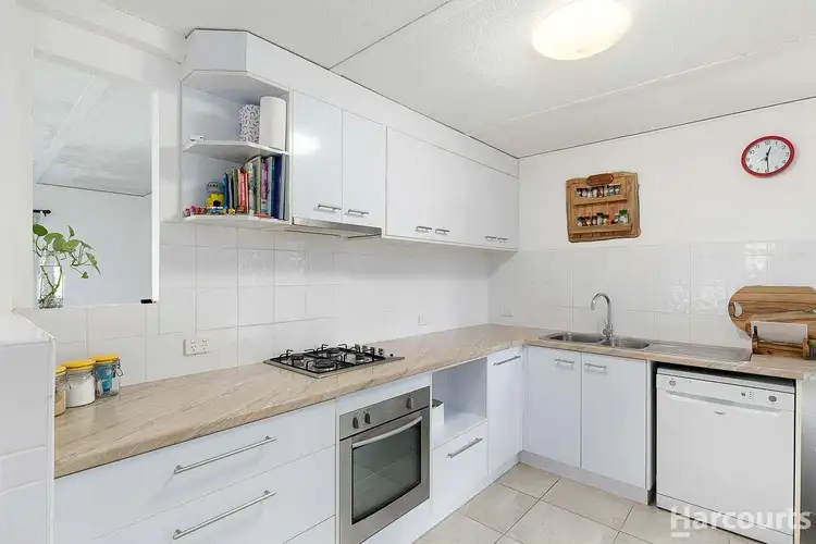 92 Corfield Street, Point Vernon QLD 4655