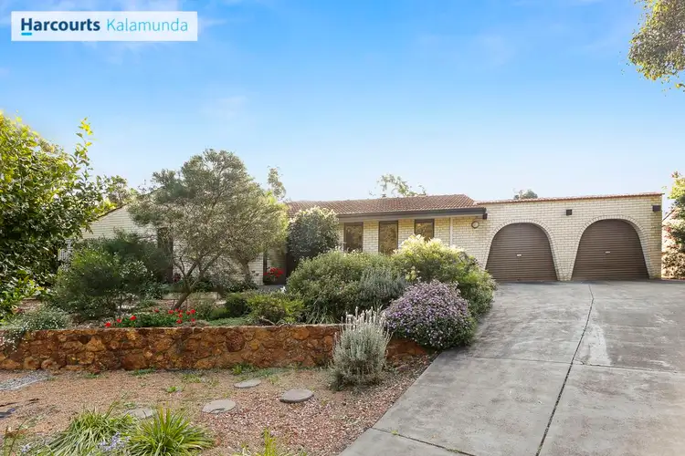 6 Warlingham Drive, Lesmurdie WA 6076