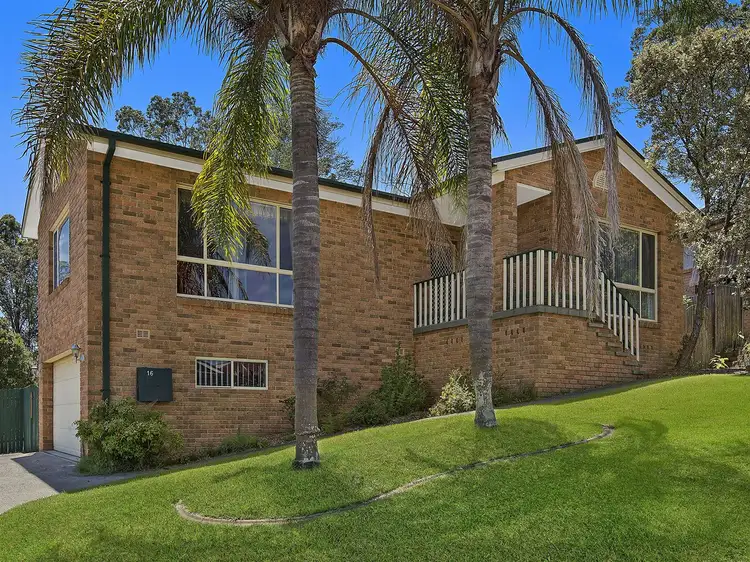16 Woodbine Close, Lisarow NSW 2250
