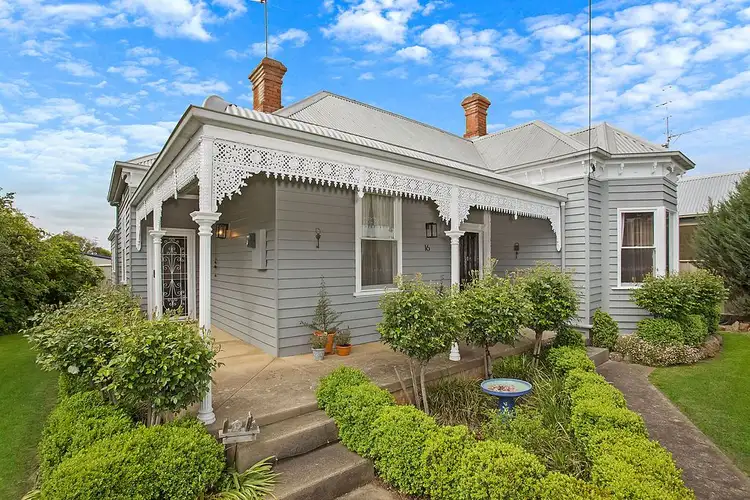 16 Clarendon Street, Hamilton VIC 3300