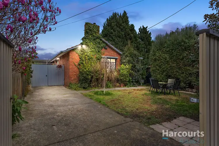 11 Arnold Avenue, Heidelberg Heights VIC 3081