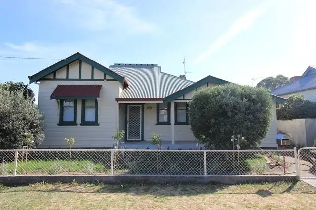 7 Bapaume Street, Cootamundra NSW 2590