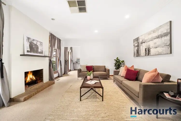 15 Leewarra Drive, Glen Waverley VIC 3150