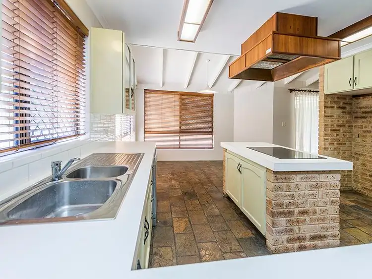 Sixth view of Homely house listing, 16 Compton Close, Munster WA 6166