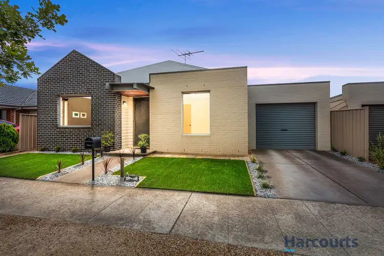 21 Gisborne Way, Caroline Springs VIC 3023