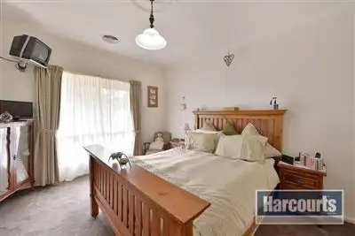 Sixth view of Homely house listing, 4 Bushy Court, Langwarrin VIC