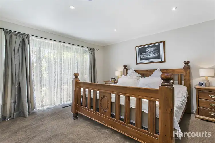 Fifth view of Homely house listing, 3 Hilda Court, Berwick VIC 3806