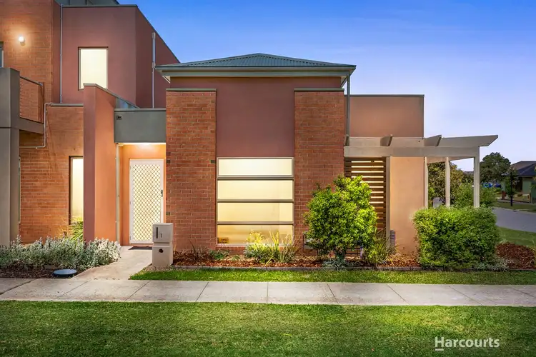 1 Pine Way, Pakenham VIC 3810