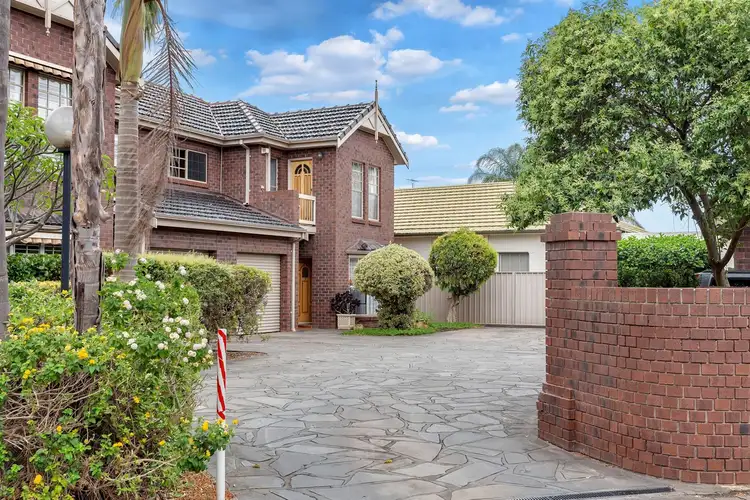 2/6 Brenchley Grove, Kingswood SA 5062