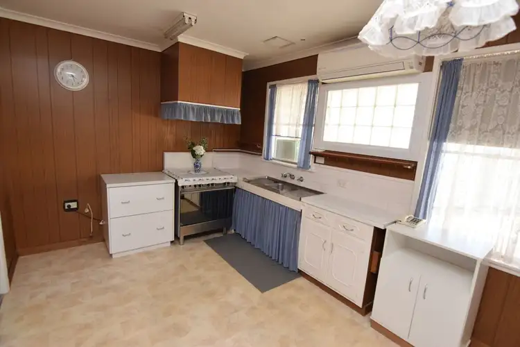 Sixth view of Homely house listing, 2 Hunt Street, Wangaratta VIC 3677