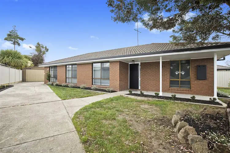 21 Greenhalghs Road, Delacombe VIC 3356