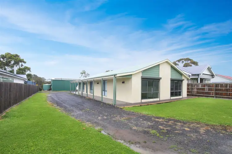 43 Railway Avenue, Welshpool VIC 3966