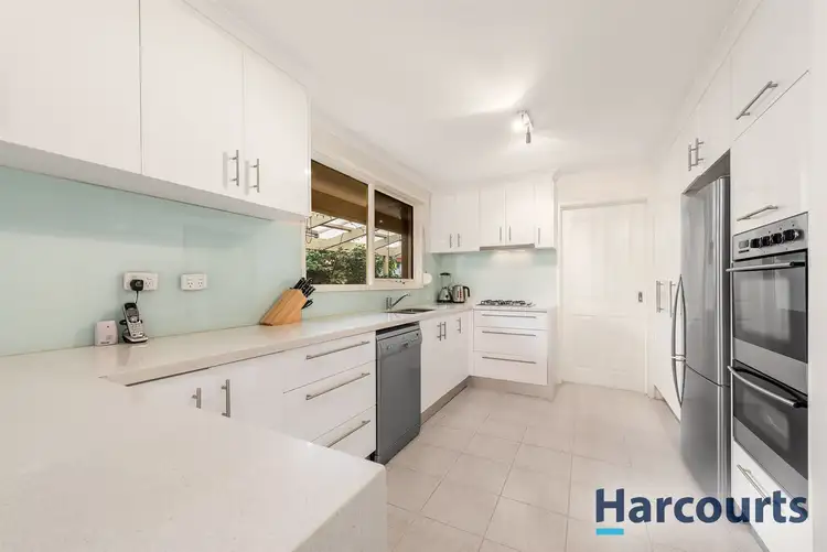 4 Bellara Way, Wheelers Hill VIC 3150