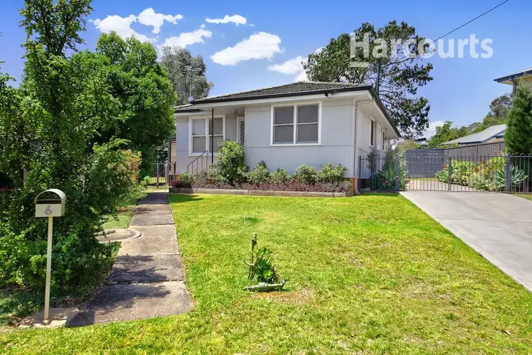6 Pope Place, Campbelltown NSW 2560