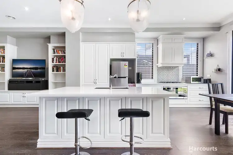8 Maggiore Crescent, Pakenham VIC 3810