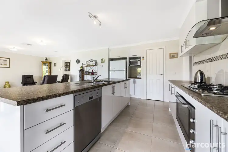 Sixth view of Homely house listing, 20 Kensington Square, Drouin VIC 3818