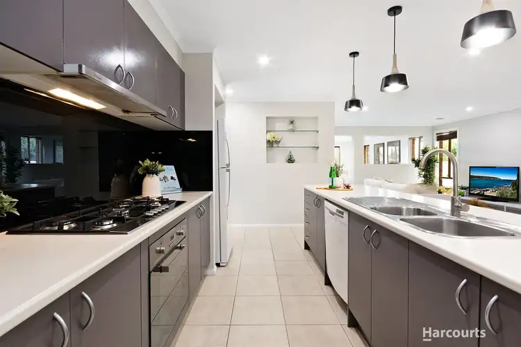 Sixth view of Homely house listing, 7 Overland Rise, Pakenham VIC 3810