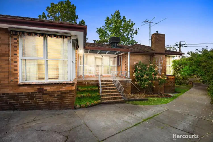 15 Benwerrin Drive, Burwood East VIC 3151