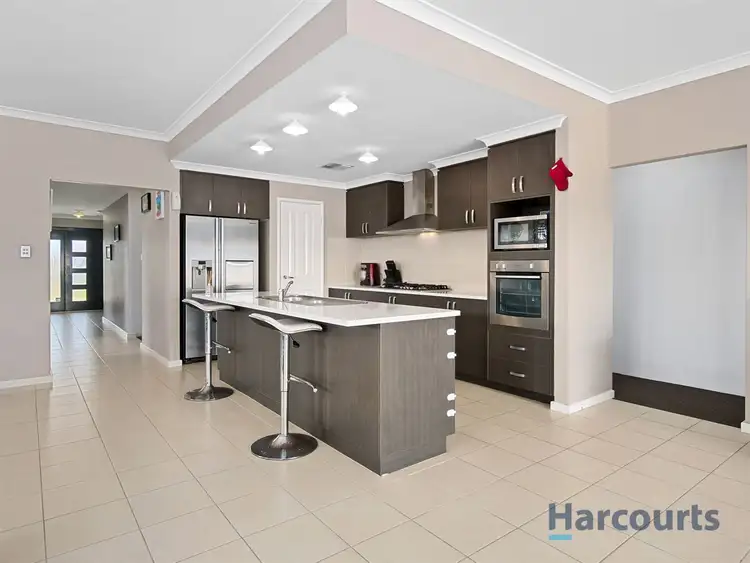 14 Mannhein Crescent, Piara Waters WA 6112