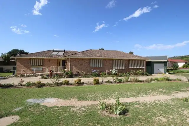 57 Cutler Avenue, Cootamundra NSW 2590