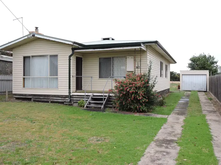 130 Montgomery Street, Lake Bolac VIC 3351