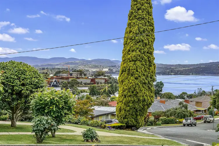 22 Riverview Parade, Rosetta TAS 7010