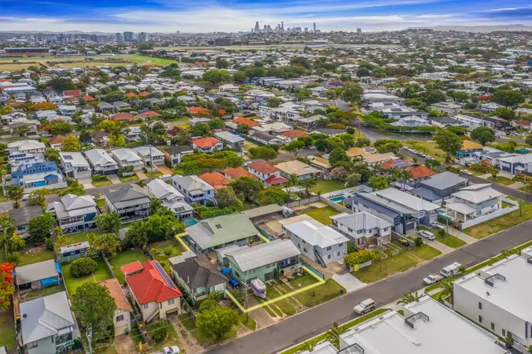Second view of Homely house listing, 17 Crescent Way, Hendra QLD 4011