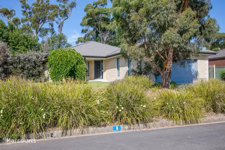6 Platypus Drive, Mount Clear VIC 3350