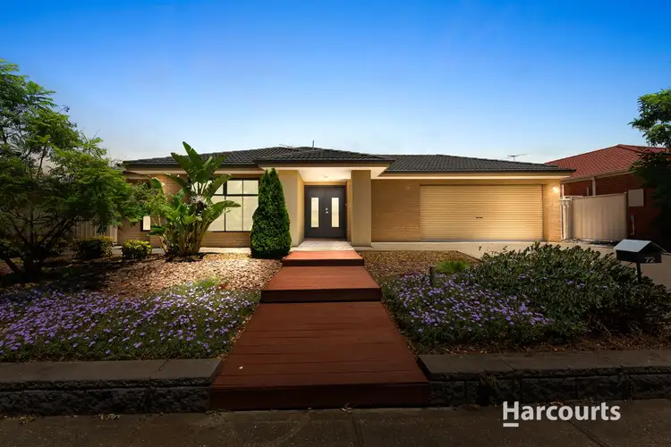 72 Ken Jordan Rd, Cairnlea VIC 3023