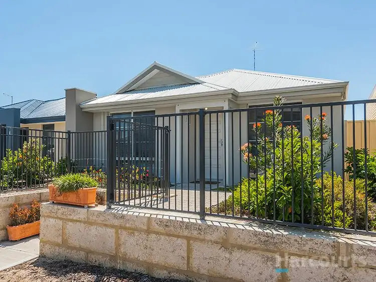32 Belcastro Way, Madeley WA 6065