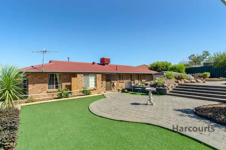 3 Luderitz Close, Hallett Cove SA 5158