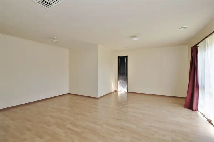 Second view of Homely house listing, 7 Westminster Court, Hampton Park VIC 3976