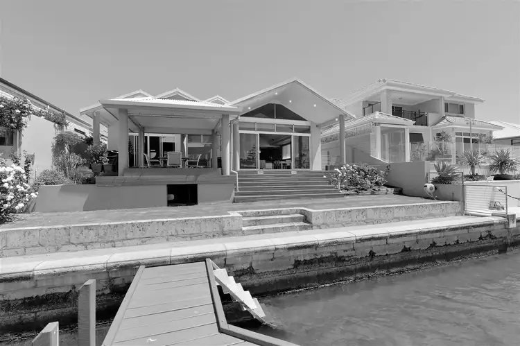 30 Aztec Island Retreat, Halls Head WA 6210
